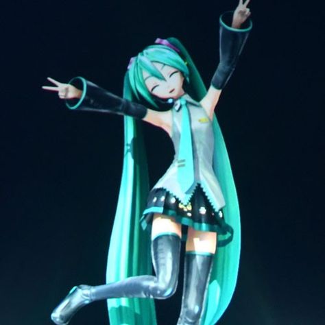 Hatsune Miku Concert, Vocaloid Concert, Emma Wiggle Costume, Miku Concert, Miku Aesthetic, Miku Chan, Miku Hatsune Vocaloid, Project Diva, Tomura Shigaraki