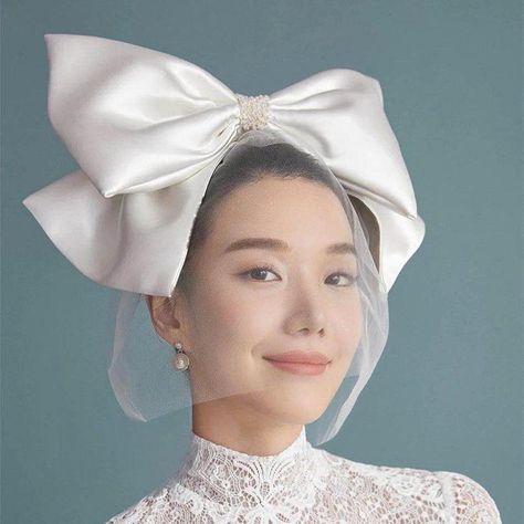 Cute Oversize Bow Tie Short Veil Pearl Wedding Bridal Shower | Etsy Wedding Veil Short, Korean Style Wedding, Bride Veils, Short Veils Bridal, Veil Short, Headwear Accessories, Ivory Bridal Veil, Veils Wedding, Wedding Veils Short