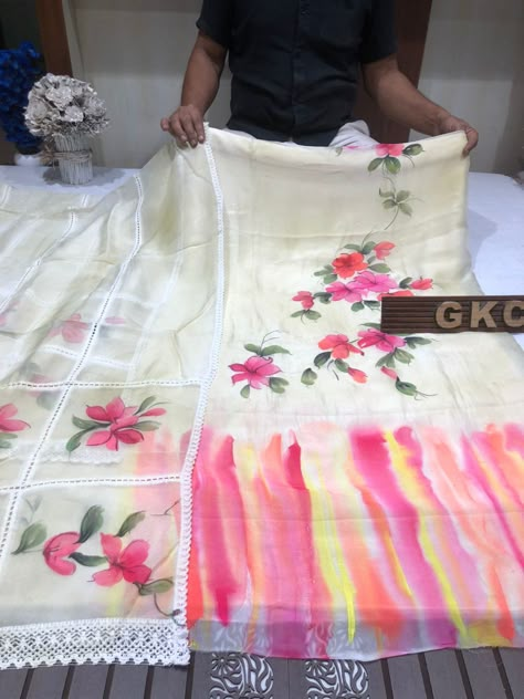 Brush Paint Suit Designs, Hand Painted Suits Latest, Painting Sarees, Applic Work, Kerala Dress, Suit Painting, Painted Suits, Painting Dress, Organza Suit