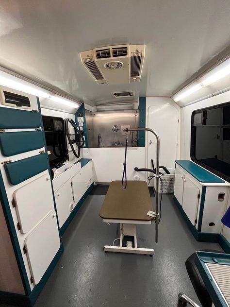 Mobile Dog Grooming Trailer Ideas, Mobile Grooming Van Interior, Mobile Veterinary Clinic, Mobile Dog Grooming Van Ideas, Dog Grooming Trailer Ideas, Mobile Pet Grooming Van, Mobile Dog Grooming Trailers, Mobile Grooming, Mobile Grooming Van