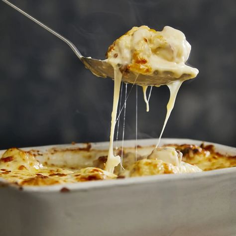 Delia Smith Cauliflower Cheese Cauliflower Cheese Recipe, Enchilada Lasagna, Cheddar Sauce, Recipe Cauliflower, Delia Smith, British Cooking, Cauliflower Cheese, Baked Cauliflower, Cheese Recipe