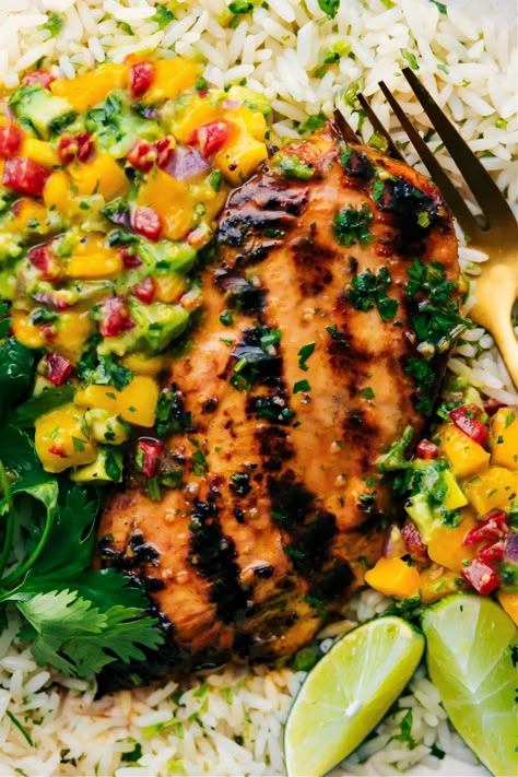 Cilantro Lime Chicken {With a Mango Salsa!} - Chelsea's Messy Apron Chicken With Peach Salsa, Cilantro Lime Chicken With Mango Avocado Salsa, Mango Salsa Dinner Recipes, Mango Dinner Ideas, Mango Marinade For Chicken, Mexican Healthy Food, High Protein Summer Dinner, Fun Summer Dinner Ideas, Summer Chicken Dinner Recipes