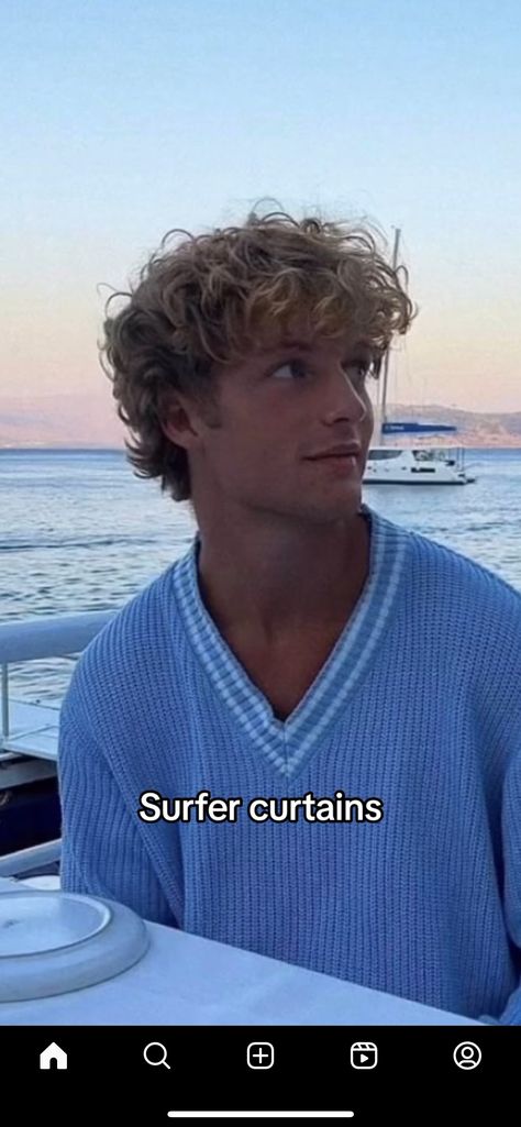 Surfer Guy Haircut, Mens Surfer Curtains, Wavy Surfer Hair Men, Surfers Haircut, Mens Short Choppy Hairstyles, Surfer Haircut Boys, Surfer Middle Part, Longer Guys Haircut, Surfer Fits Men