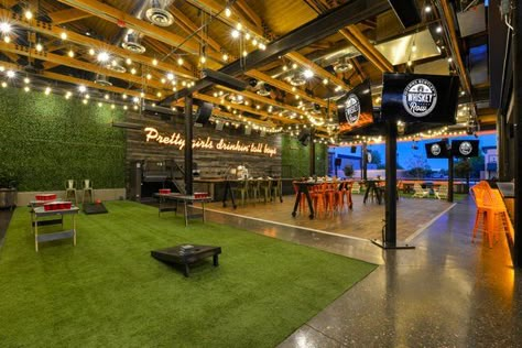 Bar Business Ideas, Outdoor Sports Bar, Outdoor Brewery, Sport Bar Design, Garden Trellis Ideas, Turf Backyard, Outdoor Restaurant Patio, Golf Simulator Room, Cozy Bedroom Decor