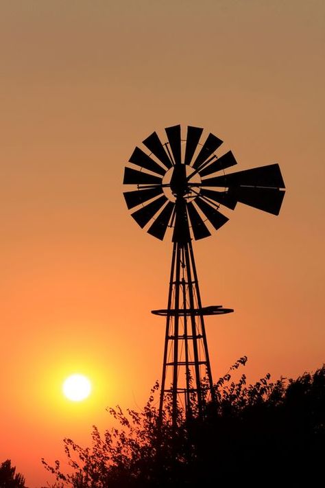 Windmill Tattoo Country, Windmill Tattoo, Windmill Silhouette, Windmill Painting, Windmill Images, Hutchinson Kansas, Tilting At Windmills, Farm Windmill, Rural Photography