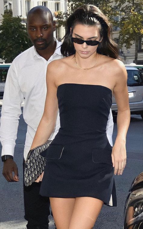 Kendall Jenner Strapless Dress, Tube Top Outfit, Tube Top Outfits, Tube Tops, Top Outfit, Tube Dress, Kendall Jenner, Tube Top, Strapless Top