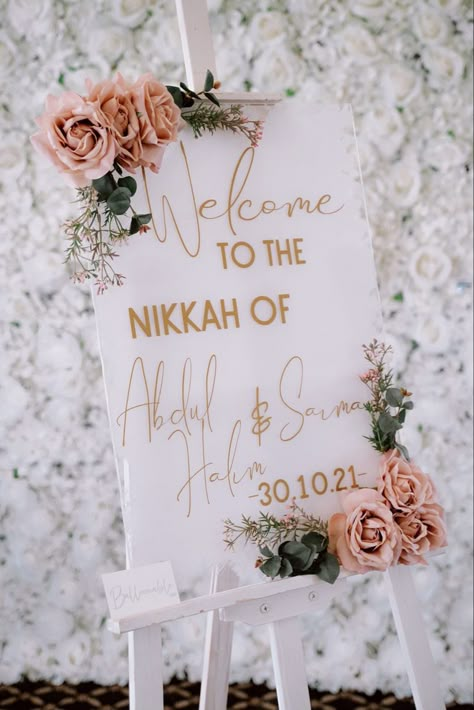 Welcoming Sign For Wedding, Nikkah Board Ideas, Decorations For Nikha, Nikah Ideas Pakistan, Nikkah Welcome Signs, Cute Nikkah Ideas, Intimate Nikah Decor, Unique Nikkah Decor, Nikkah Ceremony Ideas