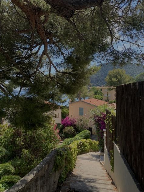 South Of France Villages, Eze France Aesthetic, Summer In The South Of France Aesthetic, South France House, Nice Aesthetic France, Summer In France Aesthetic, Provence France Aesthetic, Southern France Aesthetic, South France Aesthetic