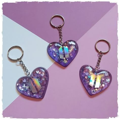 Neyderiz Ferrer Bts Bracelet, Army Accessories, Kpop Diy, Resin Jewelry Diy, Resin Keychain, Acrylic Keychains, Bead Charms Diy, Keychain Charm, Diy Resin Crafts