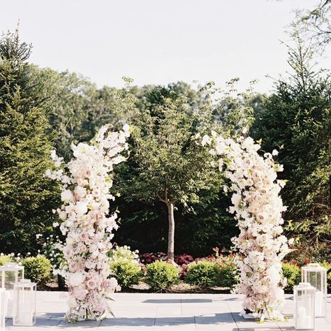 Blush And White Wedding Arch, Floral Columns Wedding, Floral Columns, Flowers Installation, Archway Wedding, White Wedding Arch, Wedding Chuppah, Wedding Altar, Floral Arch Wedding