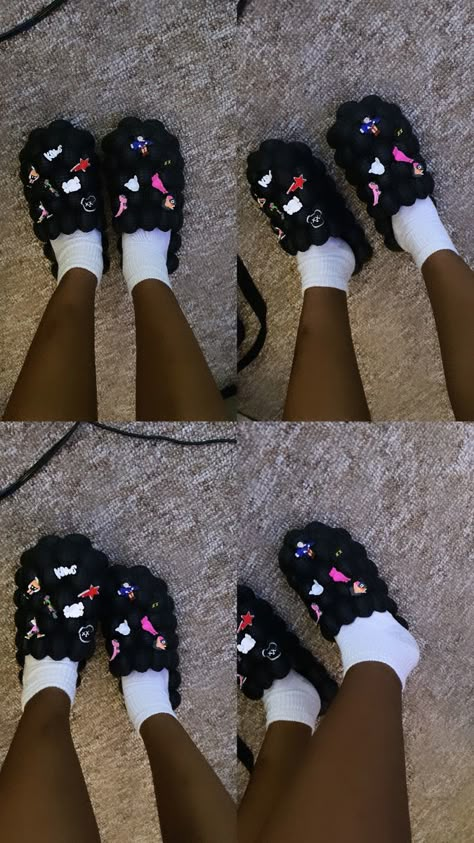 Bubbles Slides Outfit, Bubble Slides With Dress, Bobble Slide Outfits, Bubble Slides Aesthetic, Bubble Crocs Outfit, Outfits With Bubble Slides Black, Black Bubble Slides With Charms, Bubble Slides Fit, Bubble Crocs Shoes