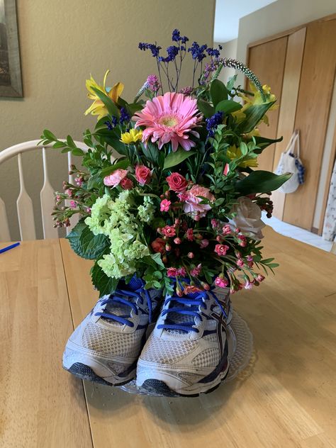 Tennis Decorations, Healthy Heart, Fresh Flowers Arrangements, Flower Display, Flower Arrangement, Walking Shoes, Style Board, Celebration Of Life, Fresh Flowers