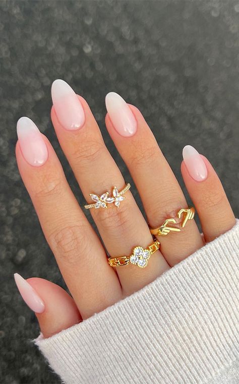 nude nails, simple nails, minimalist nails, minimalist nail ideas, nail inspirations, milky nails, short simple nails, minimalist elegant nails Teacher Nails, Gel Nail Light, White Summer Nails, Neutral Nail Designs, Natural Looking Nails, White Gel Nails, Milky Nails, Back To School Nails, Spring Acrylic Nails