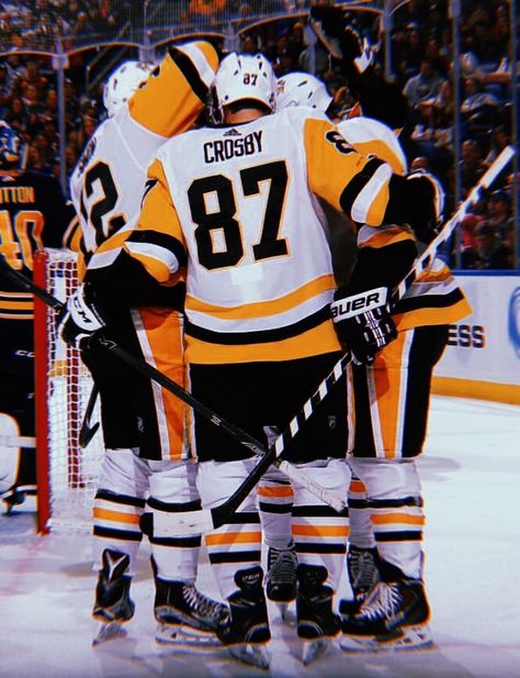 Aesthetic Hockey Wallpaper, Ice Hockey Wallpaper Iphone, Best Hockey Wallpaper, Hockey Athstetic, Sidney Crosby Wallpaper, Pittsburgh Penguins Aesthetic, Sports Vinyl, Cute Family Photos, Hockey Boards