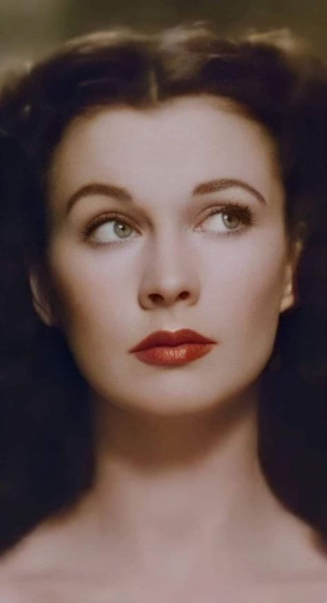 Classic Hollywood Glamour, Vivien Leigh, Vintage Black Glamour, Old Hollywood Stars, Darjeeling, Actrices Hollywood, Hollywood Legends, Gone With The Wind, Golden Age Of Hollywood