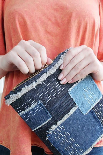 Diy Denim Wallet, Sashiko Tutorial, Diy Jeans Crafts, Pochette Diy, Wallet Diy, Patchwork Clutch, Denim Wallet, Sashiko Stitching, Denim Clutch