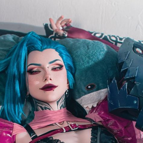 Jinx New Hair, Jinx Makeup, Black Jinx Cosplay, Jinx Cosplay League Of Legends, Jinx Cosplay Tiktok, Jinx Cosplay, League Of Legends, Happy New Year, Wigs