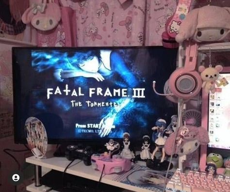 Otaku Room, Gamer Room Decor, Fatal Frame, Ideas Hogar, Mia 3, Cute Room Ideas, Gamer Room, Kawaii Room, Room Setup