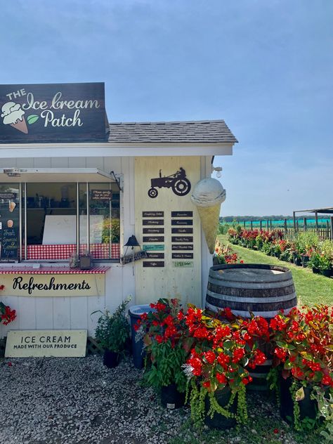 farm stand ice cream shop with homeade ice cream #longisland #hamptons #summer #farmfresh #supportlocal Ice Cream Boutique, Ice Cream Shack Ideas, French Ice Cream Shop, Tiny Ice Cream Shop, Cool Ice Cream Shops, Ice Cream Shop Outside, I’ve Cream Shop, Outdoor Ice Cream Shop, Ice Cream Shop Aesthetic Vintage