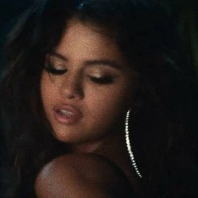 Sleana Gomez Aesthetic, How To Look Like Selena Gomez, Selena Gomez Icons Aesthetic, Young Selena Gomez Aesthetic, Selena Gomez Pfp, Selena Gomez Smiling, Singer Makeup, Selena Gomez Instagram, Selena Gomez Icons