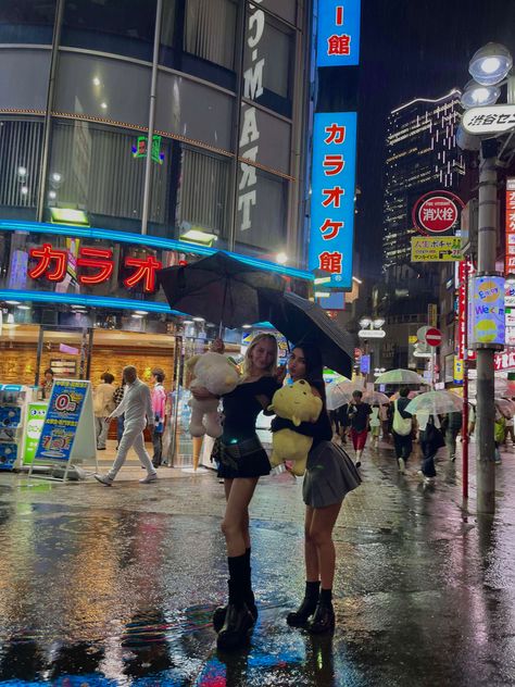 #shibuya #tokyo #japan #besties #travel Tokyo Summer Outfits, Japan Travel Outfit, Tokyo Picture, Tokyo Outfits, Shibuya Tokyo Japan, Tokyo Aesthetic, Tokyo Photos, Japan Outfits, Tokyo Japan Travel