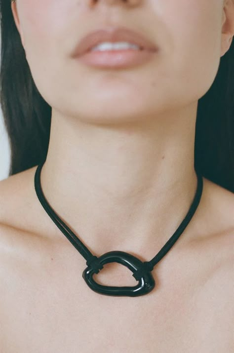 Ayllón Hoop Necklace, Ceramic Accessory, Ceramic Necklace, Black Ties, Art Phone Cases, Ceramic Pendant, Fancy Jewellery, Glass Pendant Necklace, Jewelry Lookbook