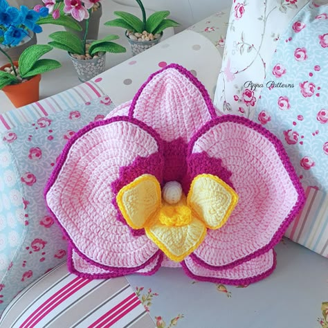 Crochet cushion pattern