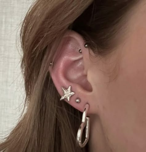 Getting Ears Pierced Aesthetic, Gauges With Piercings, Double Lobe Jewelry, Earing Combination, Best Ear Piercing Combinations, Cute Ear Piercings Aesthetic, Silver Earring Stack Aesthetic, Piercings On Both Ears, Ear Piercings Styles