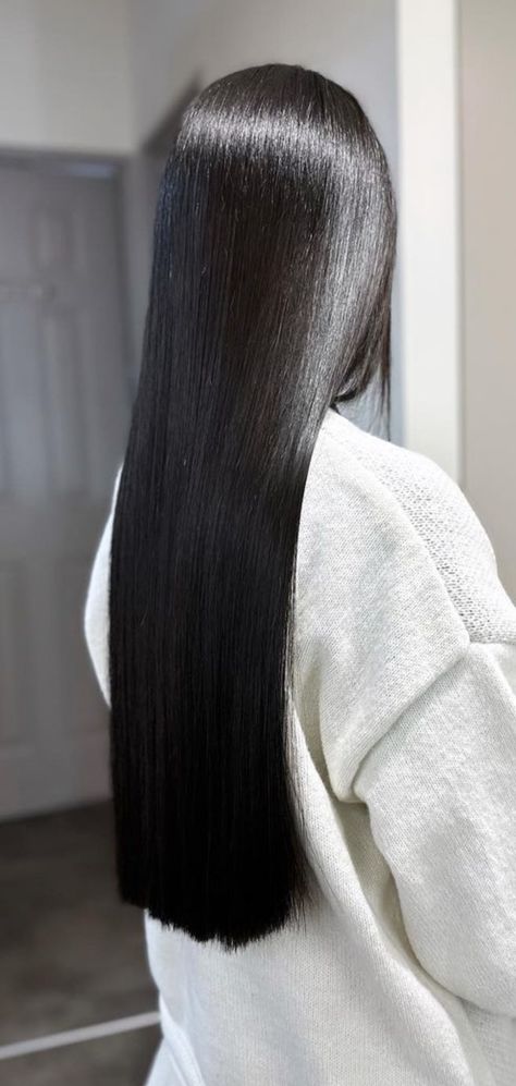 Long Haircuts Straight, Dark Ash Hair, Dark Hair Straight, Hair Goals Aesthetic, Pretty Long Hair, Long Hair Dark, Long Hair Inspiration, Natural Long Hair, Straight Long Hair