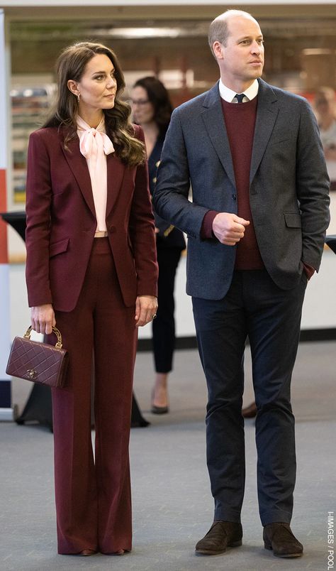 Kate Middleton Queen, Kate Middleton Style Outfits, Maroon Suit, Looks Kate Middleton, Kate Middleton Dress, Kate Middleton Outfits, Burgundy Outfit, Princess Kate Middleton, Middleton Style