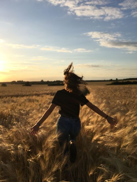 Running Through Grass Aesthetic, Running Free Aesthetic, Running Film Photography, People Running Aesthetic, Mountain Picture Ideas, Running Aesthetic, Running Pictures, Feeling Alive, Saxophone Music