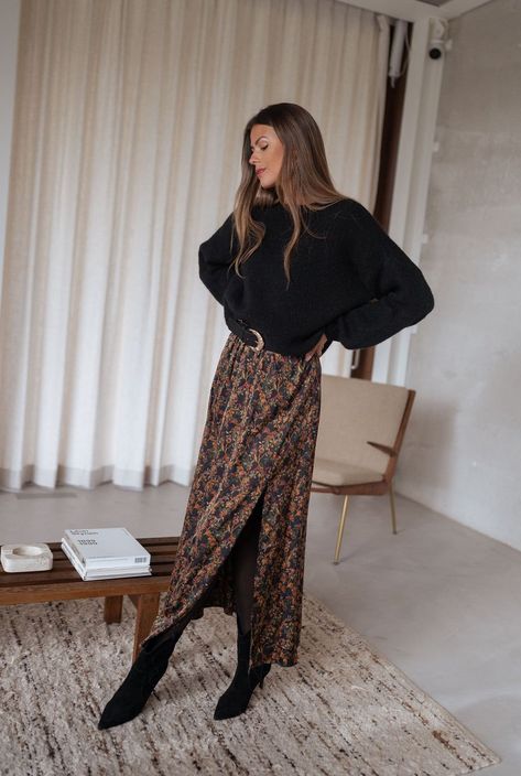 Look Boho Chic, Long Skirt Outfits, Looks Chic, Mode Inspo, Professional Outfits, Business Casual Outfits, Work Attire, Looks Style, Mode Inspiration