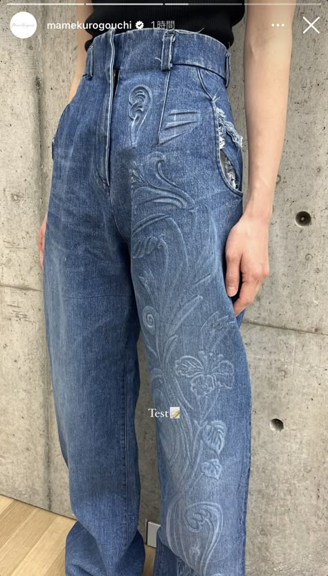 Greek Font, Textiles Sketchbook, Clothing Design Ideas, Jeans Details, Denim Projects, Sewing Project Ideas, Painted Jeans, Denim Day, Pants Details