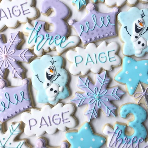 Frozen Party Cookies, Cookies Frozen, Frozen Birthday Cookies, Frozen Cookies Birthday, Frozen Sugar Cookies, Frozen Cookies Decorated, Elsa And Anna Cookies, Frozen Theme Cookies, Frozen Birthday Cookies Decorated