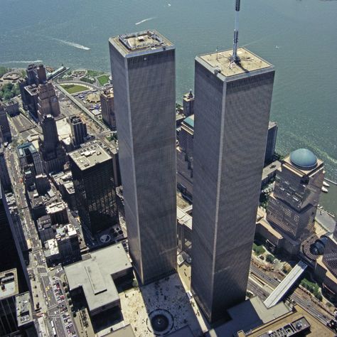 THE MEGA WTC Picture Thread | Page 156 | SkyscraperCity World Trade Center Pictures, World Trade Center Collapse, Architecture Photography Buildings, World Trade Center Nyc, One World Trade Center, Trade Centre, Lower Manhattan, Twin Towers, Unique Architecture