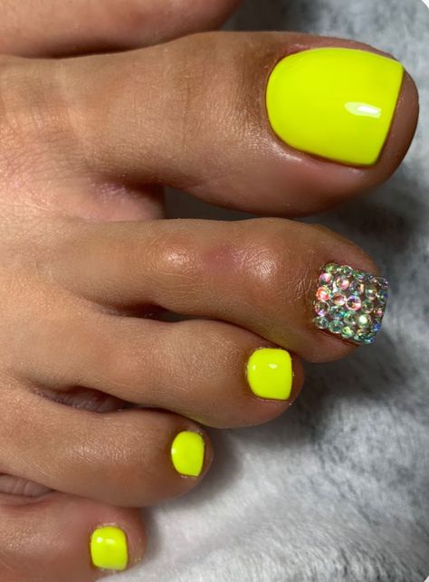 Best Toe Nail Color, Toenail Art, Pedicure Designs Toenails, Pedicure Nail Designs, Gel Toe Nails, Toe Nail Color, Acrylic Toe Nails, Pretty Toe Nails, Summer Toe Nails