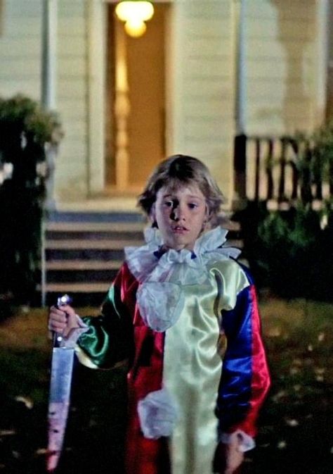 Michael Myers as a child in a scene from Halloween 1978 original film - Halloween Films, Michael Myers Art, Horror Room, All Horror Movies, Halloween 1978, Halloween Film, Slasher Movies, Horror Movie Icons, The Boogeyman