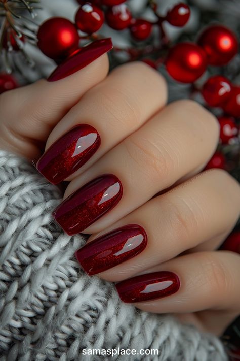 28+ Plain Winter Nails Art ideas and Designs Short Coffin Christmas Nails, Nye Nail Ideas New Years Eve, Plain Christmas Nails, Plain Winter Nails, Minimalist Christmas Nails, Winter Nails Art, Ruby Nails, Sophisticated Manicure, Ideas Uñas