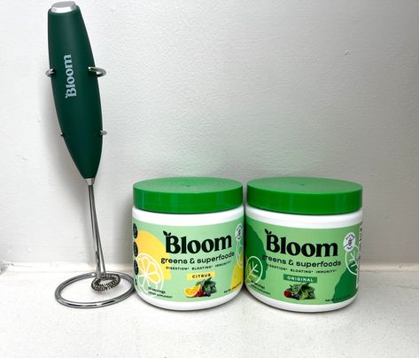 Bloom Drink Powder, Olly Gummies, Bloom Drink, Powder Aesthetic, Bloom Nutrition Greens, Green Powder Smoothie, Bloom Nutrition, Beet Root Powder, Probiotics And Prebiotics