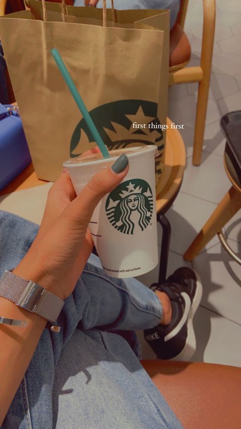 Starbucks Drinks In India, Starbucks Coffee Captions Instagram, Starbucks Ig Story Ideas, Starbucks Drinks Snap, Starbucks Coffee Snapchat Story, Foto Starbucks Aesthetic, Starbucks Coffee Snap, Starbucks Snapchat Stories, Starbucks Story Ideas