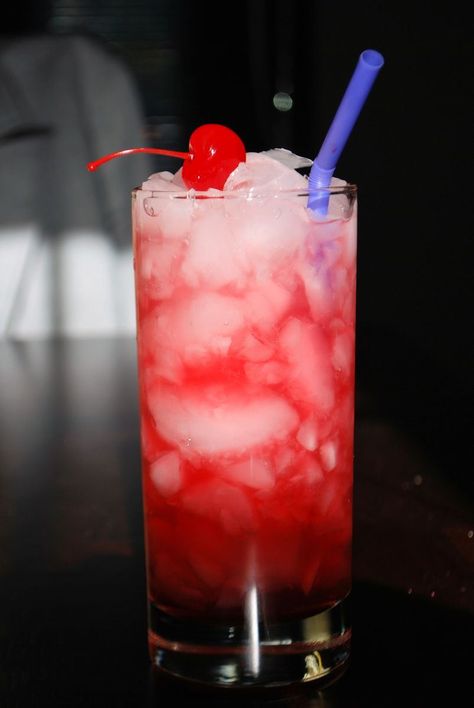 Cherry Limeade Vodka, Cherry Vodka Drinks, Limeade Cocktail, Limeade Recipe, Cherry Vodka, Cherry Syrup, Cherry Limeade, Boozy Drinks, Vodka Drinks