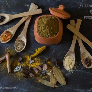 Curry Spice Mix, Meat Masala, Curry Masala, Jackfruit Curry, Prawn Dishes, Masala Powder Recipe, Spice Mix Recipes, Bengali Food, Vegetarian Indian