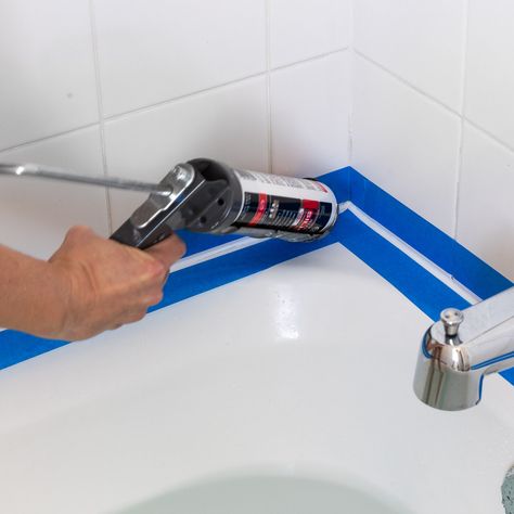 How to Caulk a Bathtub Like a Pro! Diy Caulking Bathroom, How To Caulk A Bathtub, Recaulking Bathtub, Caulking Bathtub, Caulking Tips Bathroom, Bathtub Caulking, Bathroom Caulk, Caulking Tips, Simple Bathroom Decor