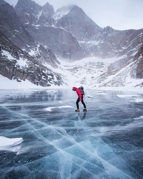 icy winter wonderland Longs Peak, Globe Travel, Mountain Lakes, Moon Photography, Destination Voyage, Rocky Mountain National Park, Land Art, Canada Travel, The Ice