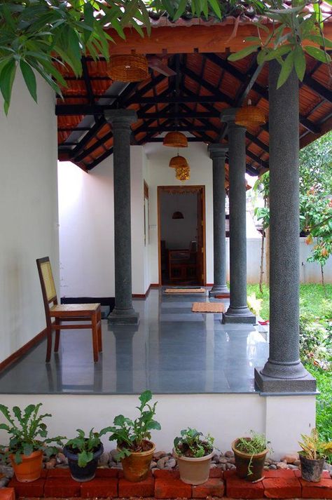 Verandaaaaaahhhhaaaa!!!!                                                                                                                                                                                 More Indian Verandah, Traditional Indian Houses, Houses Inspiration, Chettinad House, Kerala Traditional House, Indian Houses, Front Verandah, Kerala House, Indian House