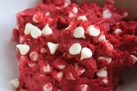 How to Make Homemade Edible Red Velvet Cookie Dough Red Velvet Cookie Dough, Gluten Free Red Velvet, Eggless Cookie Dough, Edible Cookie Dough Recipe, Future Chef, Raw Cookie Dough, White Chocolate Chip, Red Velvet Cookies, Cookie Dough Recipes