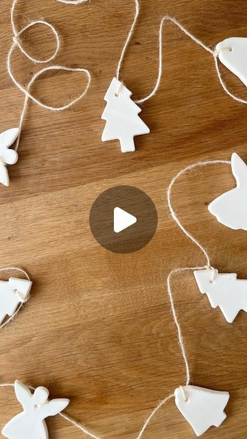 Dehanne Knee on Instagram: "My daughter and I had so much fun making these and absolutely love how they turned out! They’re adorable, versatile and so easy—you probably already have the ingredients in your own cupboard. Use them as ornaments, place cards, gift tags or a garland. We let ours air dry for 24 hours (I wasn’t risking that perfect white!), but if you’re in a hurry, you can also bake them in the oven at 80°C (175°F) for 2 hours to harden. Tip: make a few extras for the kids to paint over the holidays!" Fun Kid Crafts, Christmas Ideas Food, Water Notes, Xmas Craft Ideas, Kids Art And Craft, Cooking Crafts, Make Ornaments, Bored Kids, Bicarbonate Of Soda