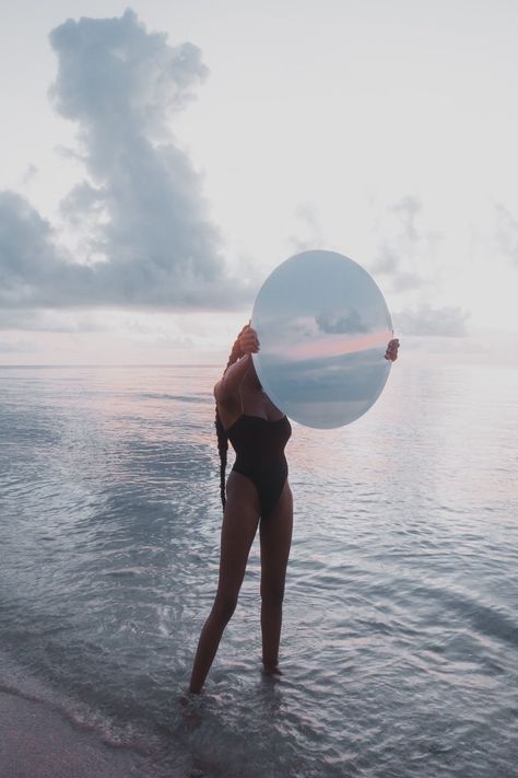 Woman Holding Mirror, Holding Mirror, Beach Mirror, Mirror Photography, Solo Photo, Beach Sessions, Beach Shoot, Mirror Photo, Female Photographers