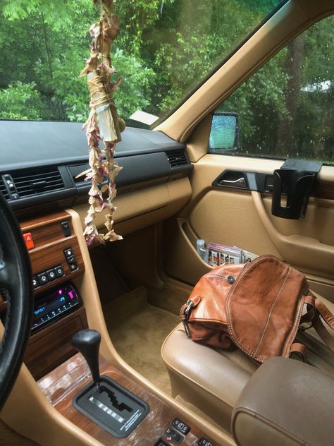 Autumn Car Interior, Car Decor For Tan Interior, Witchy Car Aesthetic, Messy Car Aesthetic, Car Stickers Aesthetic, Cozy Car Interior, Car Aesthetic Interior, Lexi Hidalgo, Outfitinspo Style