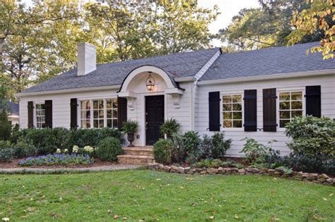 adding a front entry to a ranch style home - Yahoo Image Search Results Brick Ranch Remodel, Exterior Ranch Remodel, Ranch Remodel Exterior, Ranch Home Remodel, Exterior Home Renovation, Home Remodeling Exterior, Ranch House Remodel, Raised Ranch, Ranch House Exterior